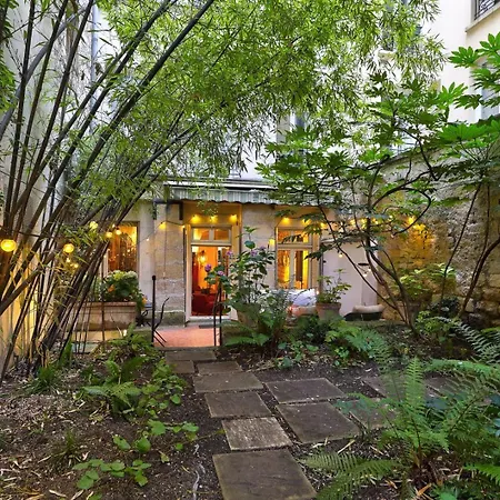 713 Colombier - Superbe A Paris
